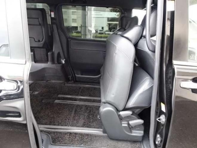 エスクァイア2.0 Gi 4WD　本州車　保証1年/走行距離無制限　4WD　セーフティセンス　両側パワースライドドア　ALPINE製ナビ 地デジ　バックカメラ　サイドカメラ　Bluetooth接続　純正エンジンスターター　シートヒーター　LEDヘッドライト 2000