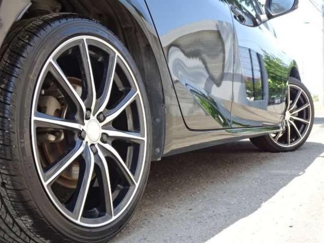 プリウス1.8 A プレミアム E-Four 4WD　本州車 ハイブリットシステム2年保証/走行距離無制限　 4WD　TRDエアロ　ブラインドスポットモニター　純正ナビ　地デジ　バックカメラ　18インチアルミ　本革シート　ヘッドアップディスプレイ　AC100V 1800