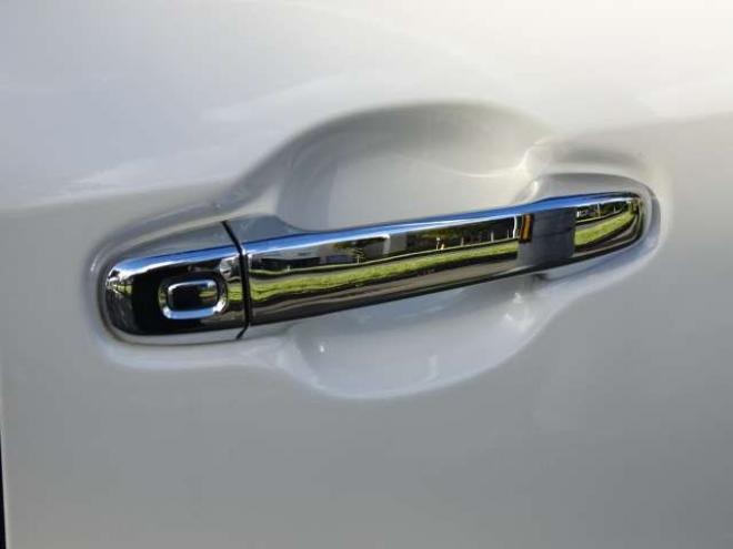 ヴォクシー2.0 ZS 煌 4WD　本州車　保証1年/走行距離無制限　4WD　両側パワースライドドア　トヨタセーフティセンス　カロッツェリア8型ワイドナビ　地デジ　バックカメラ　フリップダウンモニター　Bluetooth接続　アイドリングストップ 2000