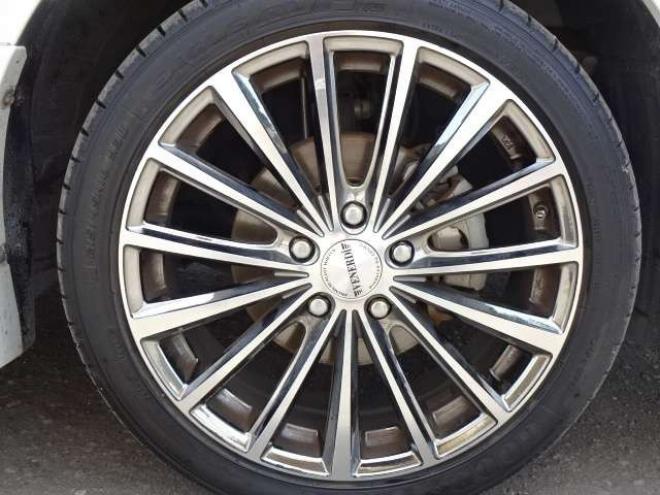 ノア2.0 Si 4WD　本州車　保証1年 4WD　両側パワースライドドア　社外ナビ　地デジ　スマートキー　プッシュスタート　LEDヘッドライト　社外18インチアルミ　　アイドリングストップ　ビルトインETC 2000