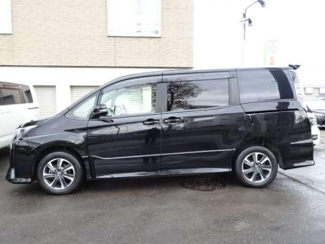 ノア2.0 Si 4WD　本州車　保証1年/走行距離無制限　4WD　後期　セーフティセンス　両側パワースライドドア　純正9インチワイドナビ　　地デジ　バックカメラ　ALPINE12インチフリップダウンモニター　LEDヘッドライト 2000