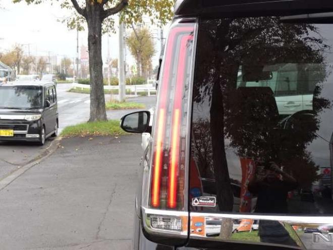 ノア2.0 Si 4WD　本州車　保証1年/走行距離無制限　4WD　後期　セーフティセンス　両側パワースライドドア　純正9インチワイドナビ　　地デジ　バックカメラ　ALPINE12インチフリップダウンモニター　LEDヘッドライト 2000