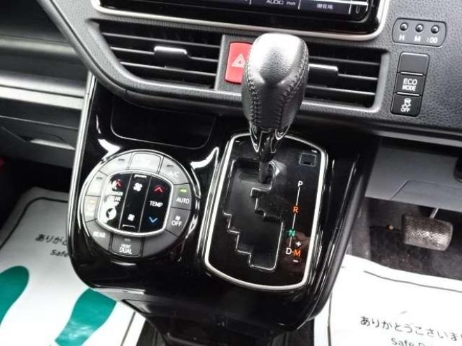 ノア2.0 Si 4WD　本州車　保証1年/走行距離無制限　4WD　後期　セーフティセンス　両側パワースライドドア　純正9インチワイドナビ　　地デジ　バックカメラ　ALPINE12インチフリップダウンモニター　LEDヘッドライト 2000