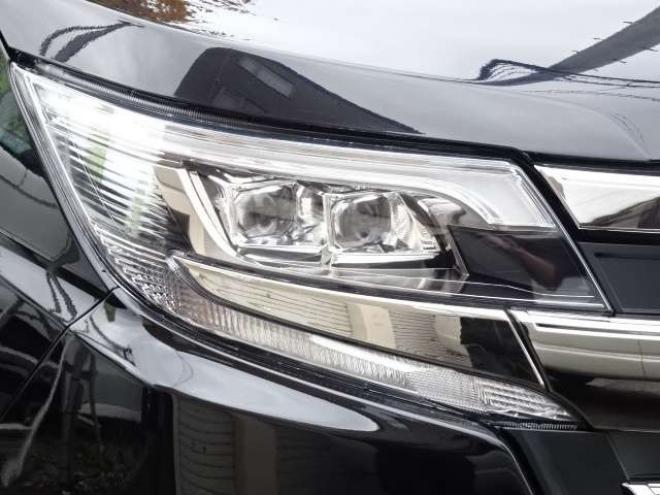 ノア2.0 Si 4WD　本州車　保証1年/走行距離無制限　4WD　後期　セーフティセンス　両側パワースライドドア　純正9インチワイドナビ　　地デジ　バックカメラ　ALPINE12インチフリップダウンモニター　LEDヘッドライト 2000