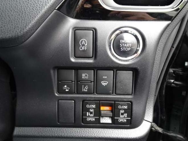 ノア2.0 Si 4WD　本州車　保証1年/走行距離無制限　4WD　後期　セーフティセンス　両側パワースライドドア　純正9インチワイドナビ　　地デジ　バックカメラ　ALPINE12インチフリップダウンモニター　LEDヘッドライト 2000