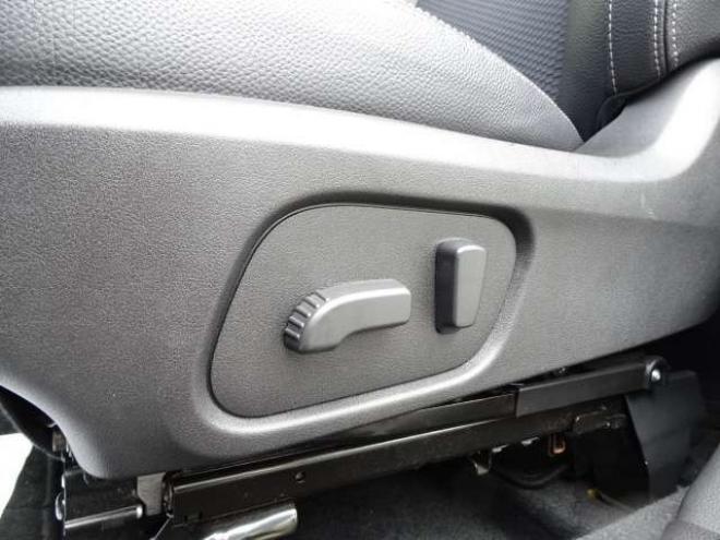 フォレスター2.0 S リミテッド 4WD　アイサイト　本州車　保証1年/走行距離無制　4WD ナビ　地デジ　Bluetooth接続　バックカメラ　ハーフレザーパワーシート　シートヒーター　純正18インチアルミ　クルーズコントロール　USBコンセント　ETC 2000