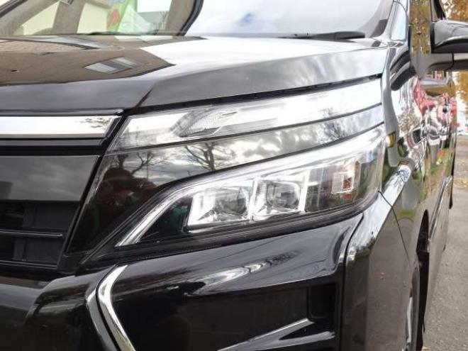 ヴォクシー2.0 ZS 4WD　後期　本州車　保証1年/走行距離無制限　4WD　8人乗　両側パワースライドドア　地デジ　バックカメラ　LEDヘッドライト　16AW　ビルトインETC 2000