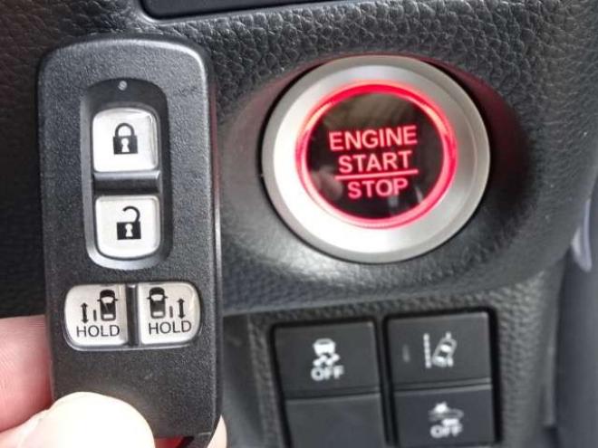 N-BOXカスタム 660 G L ターボ ホンダセンシング 4WD　本州車　保証1年/走行距離無制限　4WD 両側パワスラ バックカメラ ETC　プッシュスタート　ブレーキサポート 660