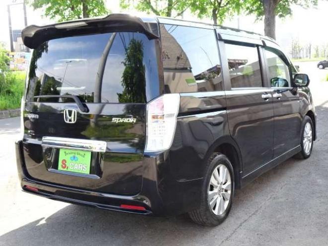 ステップワゴン2.0 スパーダ Z HDDナビ エディション 4WD　本州車　保証1年/走行距離無制限　4WD　両側パワースライドドア　純正HDDインターナビ　地デジ　バックカメラ　16インチアルミ　ETC　リヤエアコン　リヤヒーター　ステアリングスイッチ　純正HID　スマートキー 2000