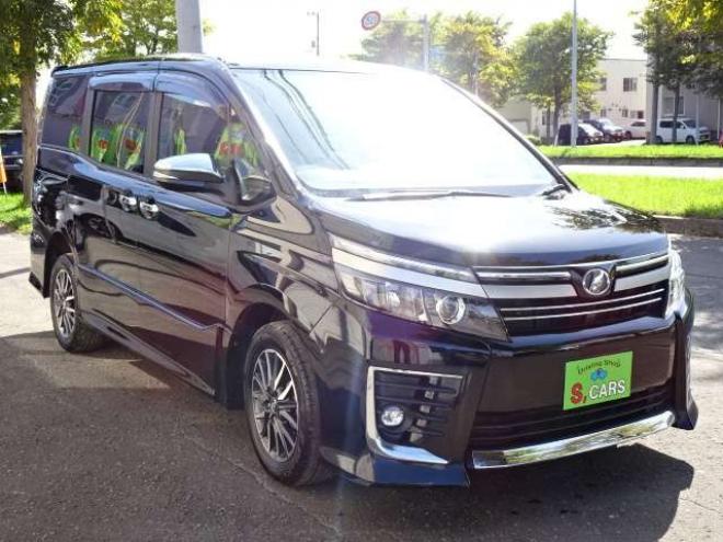 ヴォクシー2.0 ZS 煌II 4WD　本州車　保証1年/走行距離無制限　4WD　トヨタセーフティセンス　両側パワースライドドア　純正ナビ　ビルトインETC　LEDヘッドライト　純正16インチアルミホイール　アイドリングストップ　スマートキー 2000