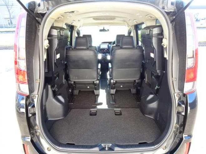 エスクァイア2.0 Gi 4WD　本州車　保証1年/走行距離無制限　4WD　両側パワースライドドア　オートマチックハイビーム　社外9インチナビ　地デジ　バックカメラ　黒本革シート　シートヒーター　LEDヘッドライト　ETC　クルーズコントロール 2000