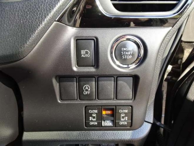 エスクァイア2.0 Gi 4WD　本州車　保証1年/走行距離無制限　4WD　両側パワースライドドア　オートマチックハイビーム　社外9インチナビ　地デジ　バックカメラ　黒本革シート　シートヒーター　LEDヘッドライト　ETC　クルーズコントロール 2000