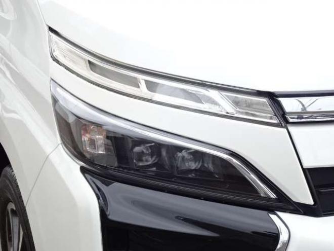 ヴォクシー2.0 ZS 煌II 4WD　本州車　保証1年/走行距離無制限　4WD　後期型　トヨタセーフティセンス　両側パワースライドドア　純正ナビ　地デジ　バックカメラ　LEDヘッドライト　ビルトインETC　クルーズコントロール 2000