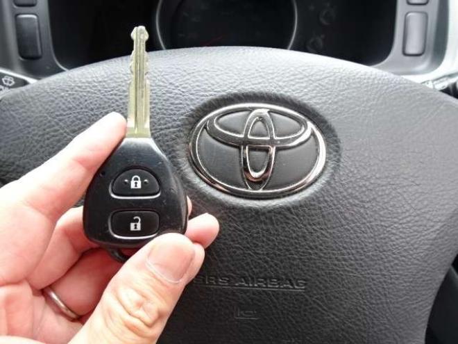 レジアスエース3.0 スーパーGL ロングボディ ディーゼルターボ 4WD　検R8.9.9　レジアスエースバン　スーパーGL　4WD フロントリップ　バックカメラ キーレス メモリナビ　ETC 3000