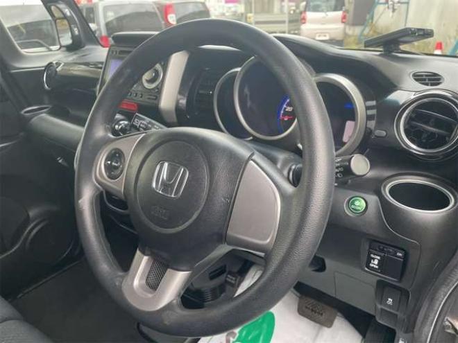 N-BOXカスタムG Lパッケージ 4WD　パワースライド　HID　スマートキー　新在　庫車　　整備工場完　備　2年後4年後も車検お任!! 660