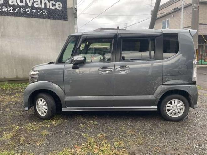 N-BOXカスタムG Lパッケージ 4WD　パワースライド　HID　スマートキー　新在　庫車　　整備工場完　備　2年後4年後も車検お任!! 660