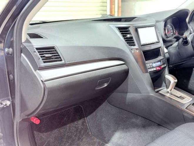 レガシィワゴン2.5 i 4WD　下廻防錆TVナビBカメETC夏冬タイヤ 2500