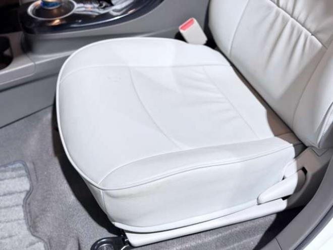 リーフG　防錆塗装TVナビBカメETC 2WD 不明