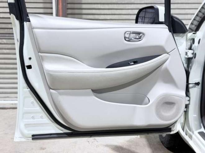 リーフG　防錆塗装TVナビBカメETC 2WD 不明