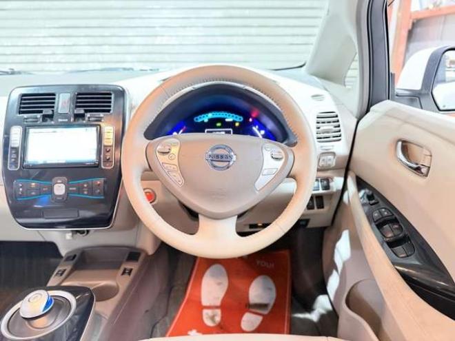 リーフG　防錆塗装TVナビBカメETC 2WD 不明