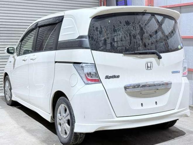 フリードスパイクハイブリッド1.5 ジャストセレクション　下廻防錆TVナビBカメETC 2WD 1500