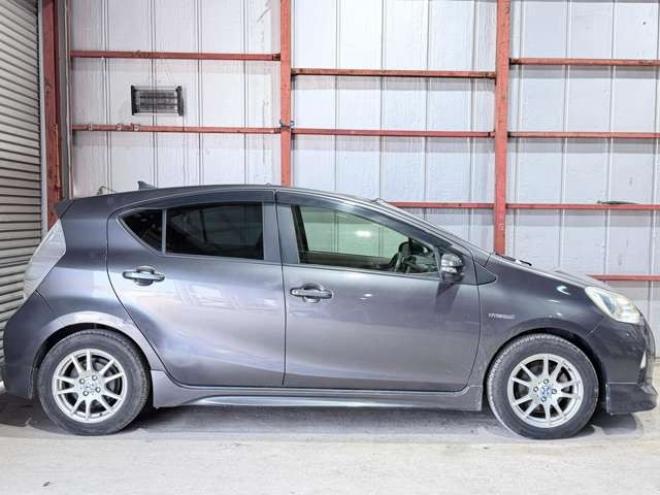 アクア1.5 G　防錆塗装TVナビETC夏冬タイヤ 2WD 1500