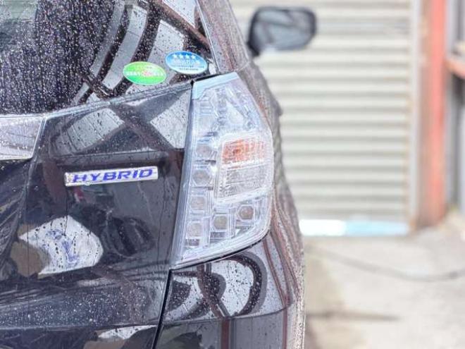 フィットシャトルハイブリッド1.3　下廻防錆TVナビBカメETC夏冬タイヤ 2WD 1300