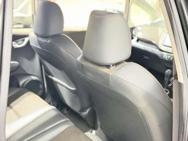 フィットシャトルハイブリッド1.3　下廻防錆TVナビBカメETC夏冬タイヤ 2WD 1300