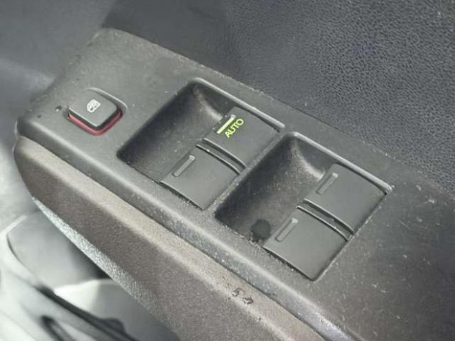 フィットシャトルハイブリッド1.3　下廻防錆TVナビBカメETC夏冬タイヤ 2WD 1300