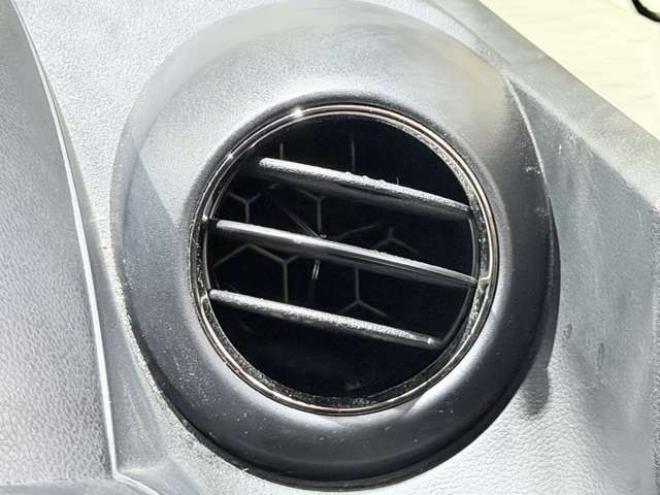 フィットシャトルハイブリッド1.3　下廻防錆TVナビBカメETC夏冬タイヤ 2WD 1300