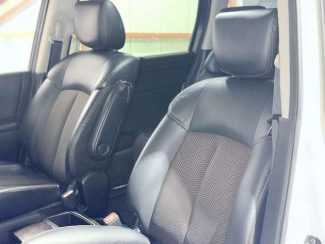 エルグランド2.5 250ハイウェイスター アーバンクロム 4WD　下廻防錆TVナビBカメETC後席モニタ 2500