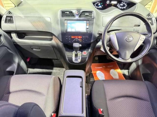 セレナ2.0 ハイウェイスター Vセレクション 4WD　防錆塗装4WDTVナビBカメ後席モニタETC 2000