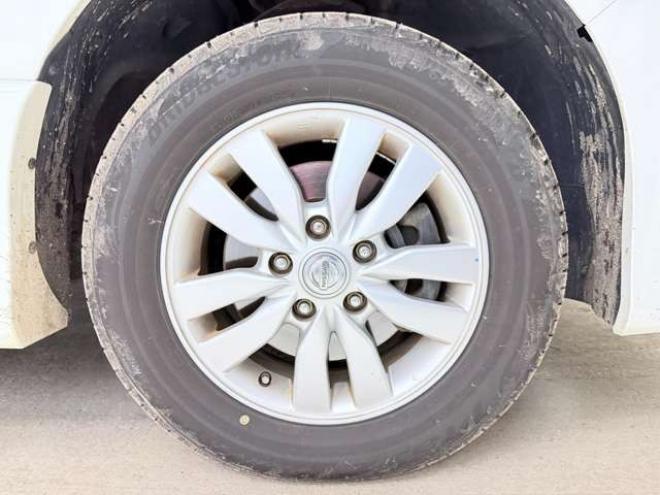 セレナ2.0 ハイウェイスター Vセレクション 4WD　防錆塗装4WDTVナビBカメ後席モニタETC 2000