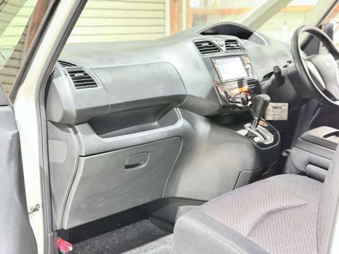 セレナ2.0 ハイウェイスター Vセレクション 4WD　防錆塗装4WDTVナビBカメ後席モニタETC 2000