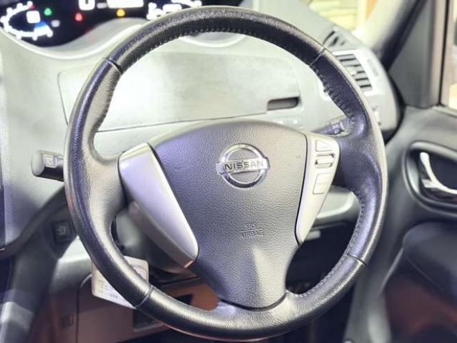 セレナ2.0 ハイウェイスター Vセレクション 4WD　防錆塗装4WDTVナビBカメ後席モニタETC 2000