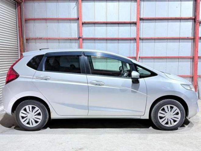 フィット1.3 13G Fパッケージ 4WD　下廻防錆TVナビETC 1300