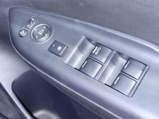 フィット1.3 13G Fパッケージ 4WD　下廻防錆TVナビETC 1300