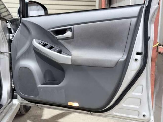 プリウス1.8 S　下廻防錆キーレスCD夏冬タイヤ 2WD 1800