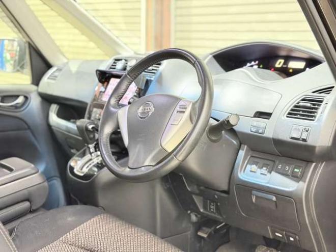 セレナ2.0 ハイウェイスター Vセレクション+Safety アドバンストセーフティ パッケージ 4WD　防錆塗装4WDTVナビBカメ後席モニタ 2000