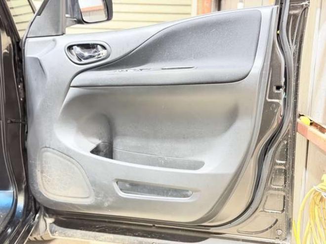 セレナ2.0 ハイウェイスター Vセレクション+Safety アドバンストセーフティ パッケージ 4WD　防錆塗装4WDTVナビBカメ後席モニタ 2000