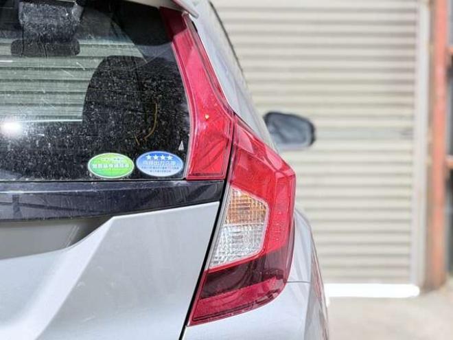 フィット1.3 13G Sパッケージ 4WD　下廻防錆キーレスナビ 1300