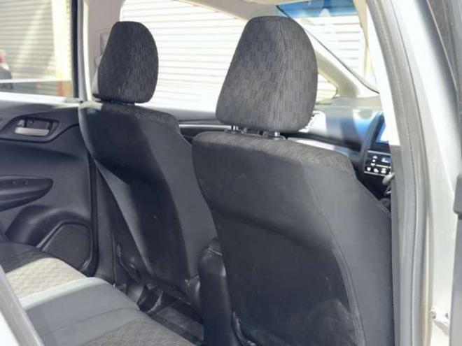 フィット1.3 13G Sパッケージ 4WD　下廻防錆キーレスナビ 1300