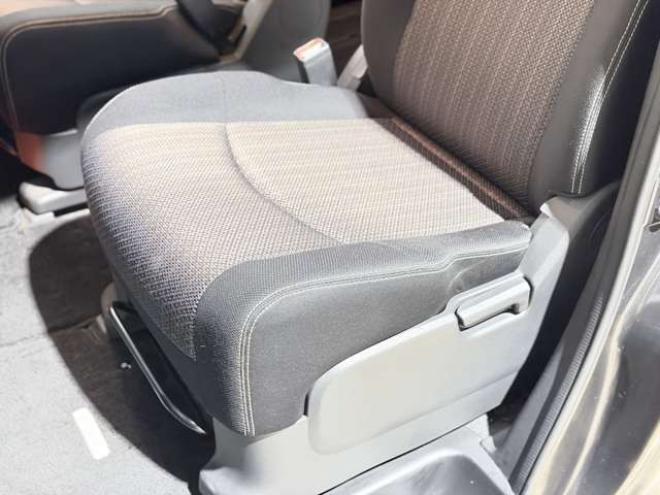 セレナ2.0 ハイウェイスター Vセレクション+Safety アドバンストセーフティ パッケージ 4WD　防錆塗装4WDTVナビBカメエンスタ 2000