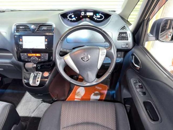 セレナ2.0 ハイウェイスター Vセレクション+Safety アドバンストセーフティ パッケージ 4WD　防錆塗装4WDTVナビBカメエンスタ 2000