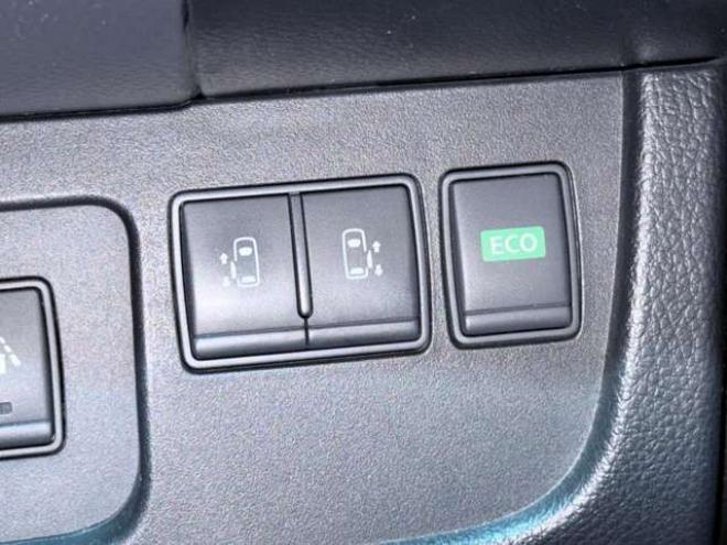 セレナ2.0 ハイウェイスター Vセレクション+Safety アドバンストセーフティ パッケージ 4WD　防錆塗装4WDTVナビBカメエンスタ 2000