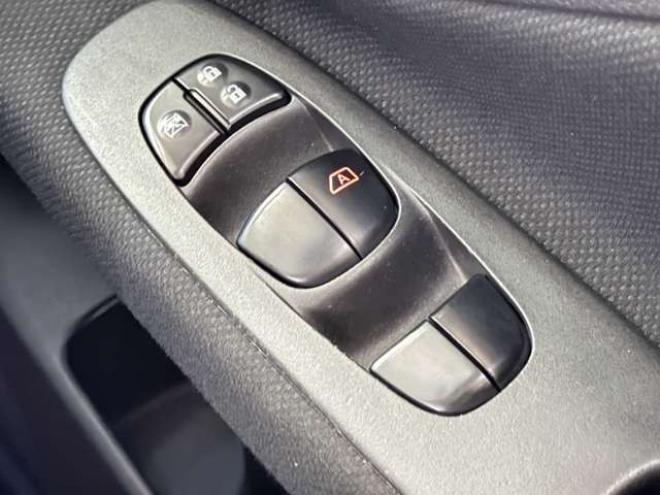 セレナ2.0 ハイウェイスター Vセレクション+Safety アドバンストセーフティ パッケージ 4WD　防錆塗装4WDTVナビBカメエンスタ 2000