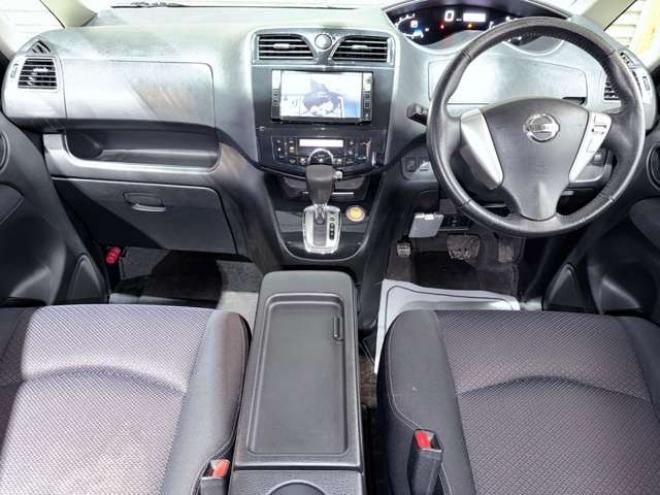 セレナ2.0 ハイウェイスター 4WD　下廻防錆TVナビBカメETC 2000