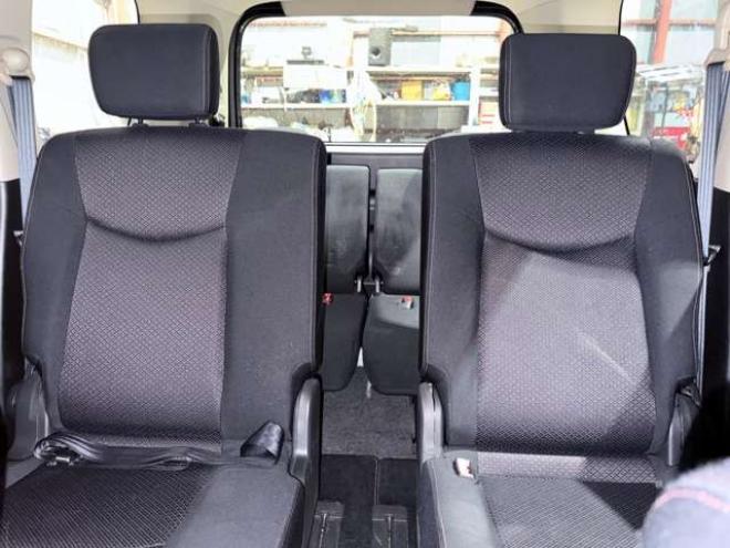 セレナ2.0 ハイウェイスター 4WD　下廻防錆TVナビBカメETC 2000