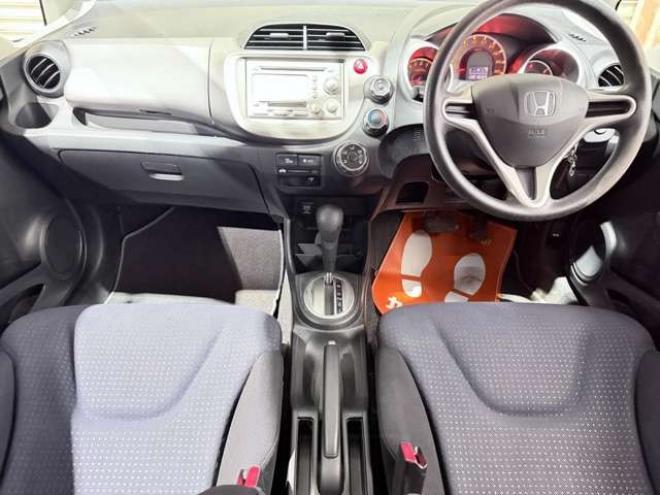 フィット1.3 G 4WD　防錆塗装4WDCDキーレスETC 1300