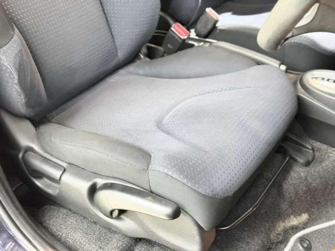 フィット1.3 G 4WD　防錆塗装4WDCDキーレスETC 1300